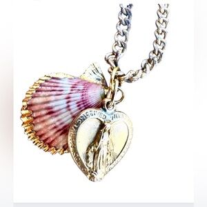 Necklace Heart Madonna (Mary) Gold with gold leaf lined Shell. Dainty & elegant